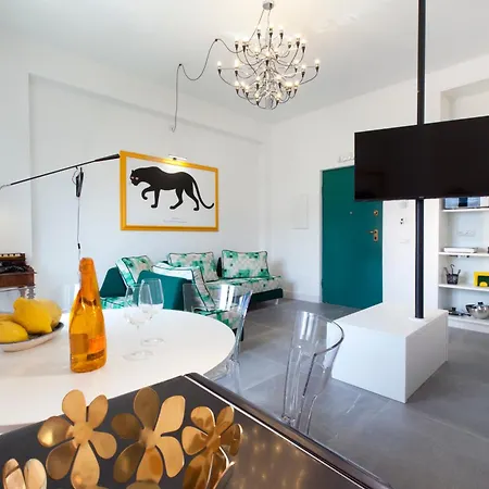 Estate4home - Design Flat Pensión 3*